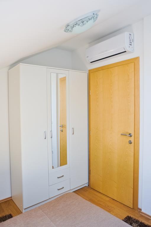 Apartmani Roko Zara Camera foto