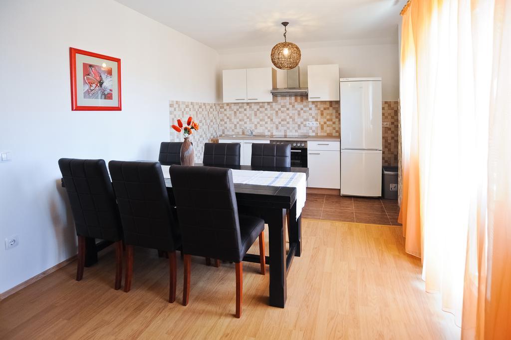 Apartmani Roko Zara Camera foto