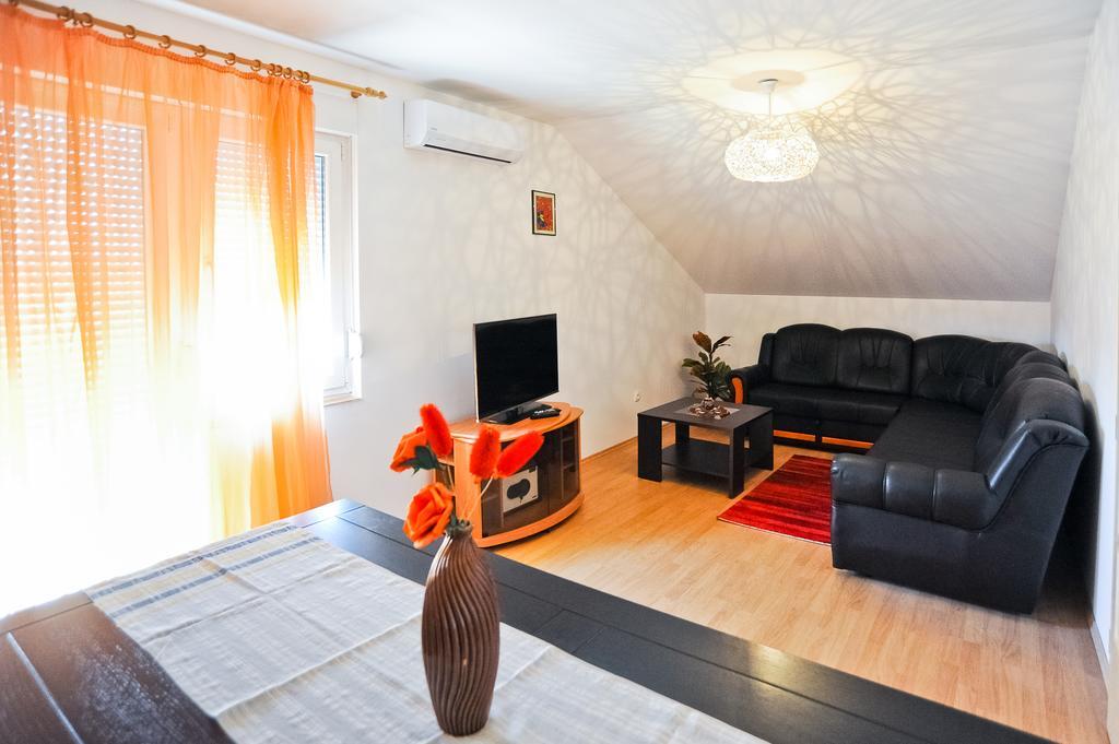 Apartmani Roko Zara Camera foto