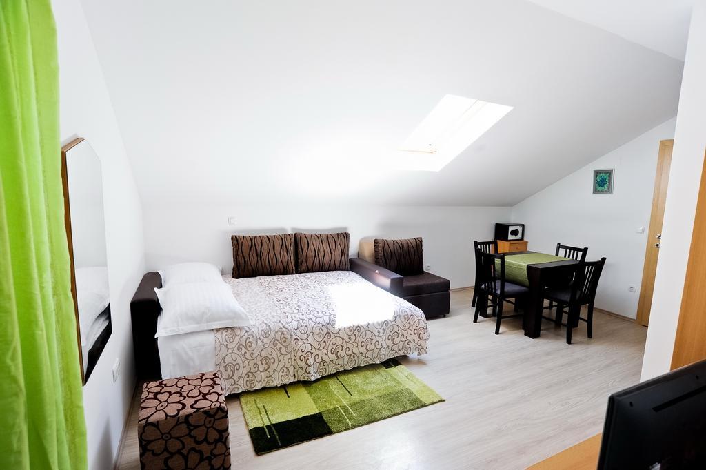 Apartmani Roko Zara Camera foto